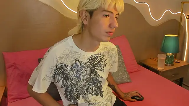 Snapshot of Enrrixxx_ chatting on February 11, 12:37 am Enrrixxx online show from February 11, 12:37 am