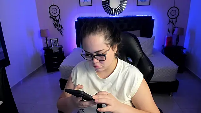 Snapshot of LolaVillalobos chatting on May 13, 1:41 pm LolaVillalobos online show from May 13, 1:41 pm