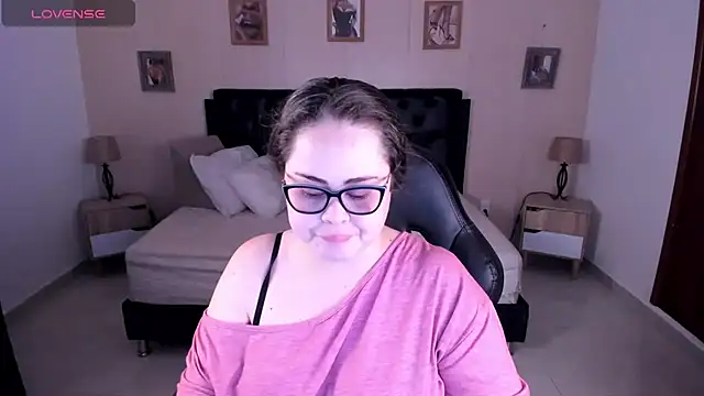 LolaVillalobos online show from August 7, 2:52 pm