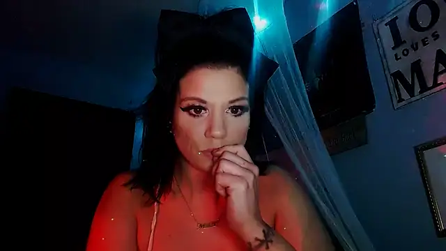 Snapshot of ovmilf chatting on February 12, 10:21 am ovmilf online show from February 12, 10:21 am