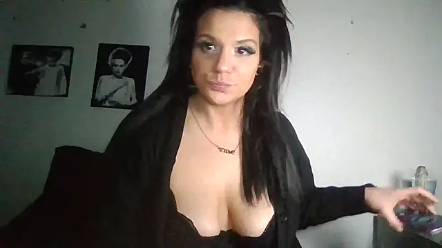 Snapshot of ovmilf chatting on May 14, 5:31 pm ovmilf online show from May 14, 5:31 pm