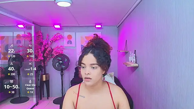 Snapshot of Maggy_t18 chatting on May 23, 3:23 am Maggy t18 online show from May 23, 3:23 am