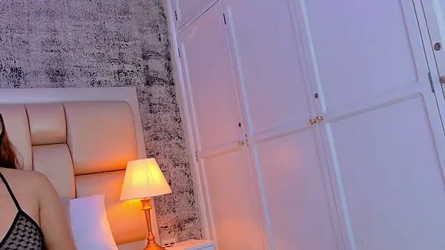 Snapshot of Edna_Copper chatting on October 3, 1:46 am Edna Copper online show from October 3, 1:46 am