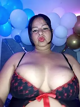 Snapshot of RosenRot07 chatting on May 29, 12:36 pm RosenRot07 online show from May 29, 12:36 pm