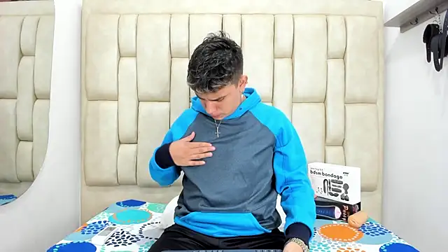 DavilANDkevin2 online show from November 22, 2:32 am