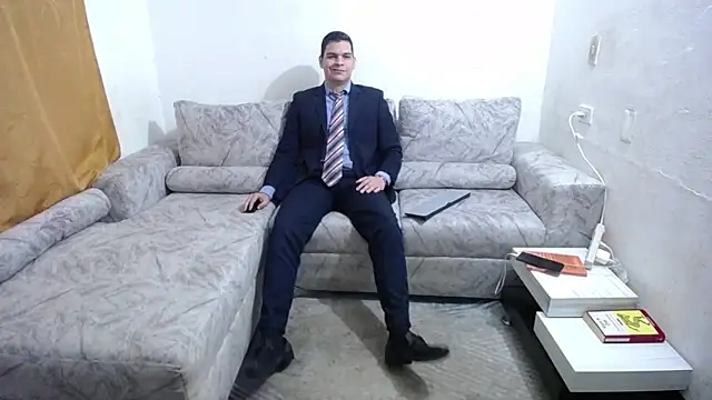 Victor Maitland online show from October 24, 8:05 pm