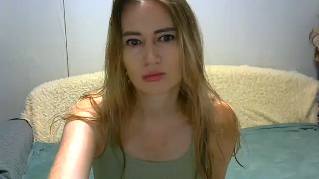 JessFoxxx online show from September 17, 3:30 am