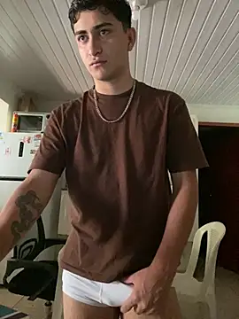 Snapshot of Tavinho067 chatting on February 25, 2:59 pm Tavinho067 online show from February 25, 2:59 pm