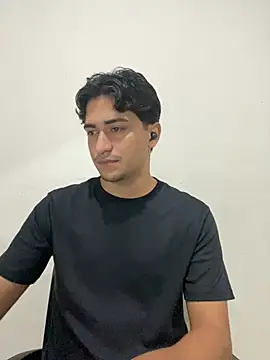 Snapshot of Tavinho067 chatting on July 25, 1:36 am Tavinho067 online show from July 25, 1:36 am