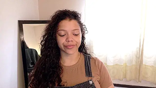 Snapshot of Amanda_sweet chatting on June 19, 1:37 pm Amanda sweet online show from June 19, 1:37 pm