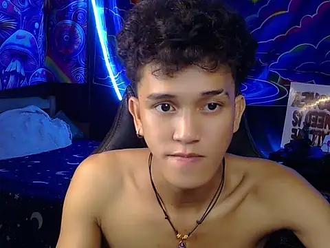 Snapshot of kenbigcockxx chatting on July 14, 7:46 am kenbigcockxx online show from July 14, 7:46 am