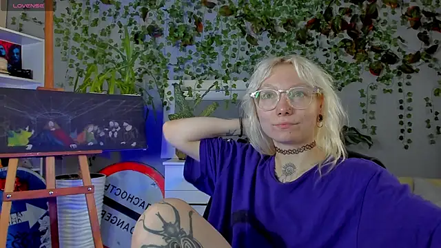 Snapshot of tattoo_art_baby chatting on June 30, 1:17 am tattoo art baby online show from June 30, 1:17 am