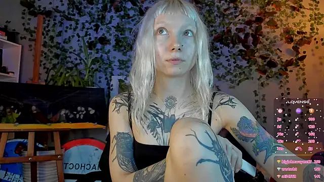 Snapshot of tattoo_art_baby chatting on July 23, 6:11 am tattoo art baby online show from July 23, 6:11 am