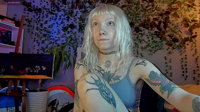 Snapshot of tattoo_art_baby chatting on August 1, 3:50 am tattoo art baby online show from August 1, 3:50 am