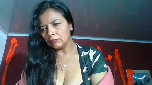 Snapshot of DianaOchoa_ chatting on October 24, 10:33 am DianaOchoa online show from October 24, 10:33 am
