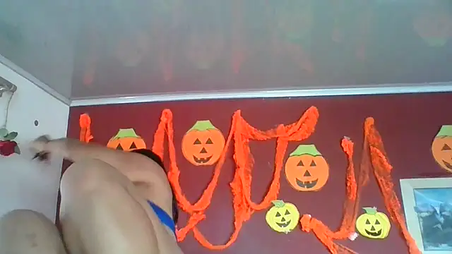 Snapshot of DianaOchoa_ chatting on October 28, 8:33 pm DianaOchoa online show from October 28, 8:33 pm