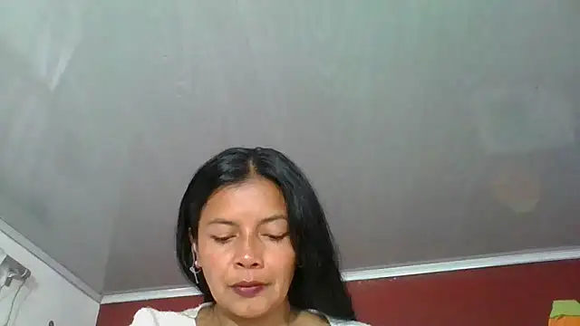 Snapshot of DianaOchoa_ chatting on November 4, 7:35 pm DianaOchoa online show from November 4, 7:35 pm
