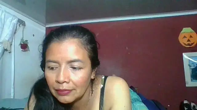 Snapshot of DianaOchoa_ chatting on November 10, 3:27 am DianaOchoa online show from November 10, 3:27 am