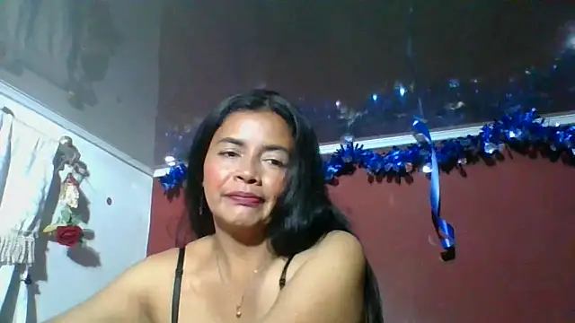 Snapshot of DianaOchoa_ chatting on November 21, 2:43 am DianaOchoa online show from November 21, 2:43 am