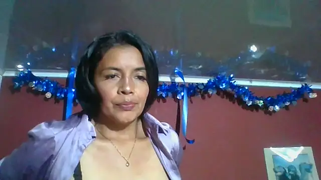 Snapshot of DianaOchoa_ chatting on December 2, 3:56 am DianaOchoa online show from December 2, 3:56 am