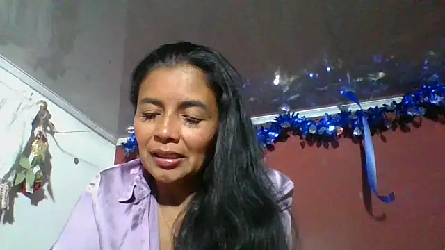 Snapshot of DianaOchoa_ chatting on December 3, 4:09 am DianaOchoa online show from December 3, 4:09 am