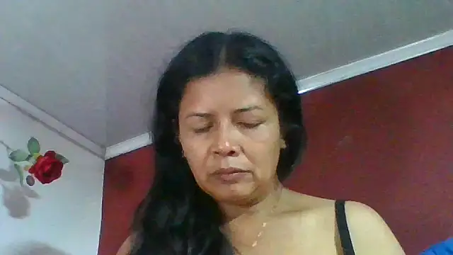 Snapshot of DianaOchoa_ chatting on May 7, 10:09 am DianaOchoa online show from May 7, 10:09 am