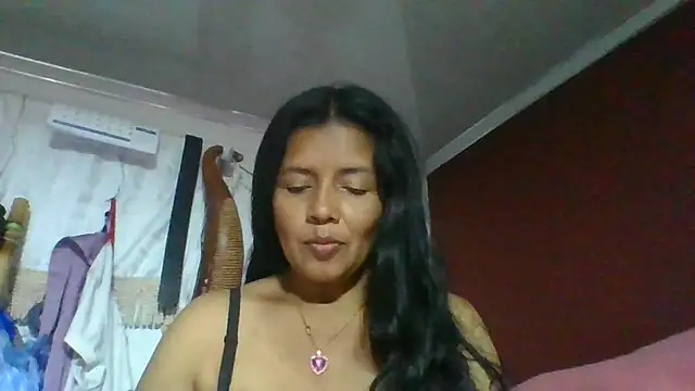 Snapshot of DianaOchoa_ chatting on May 10, 3:23 am DianaOchoa online show from May 10, 3:23 am