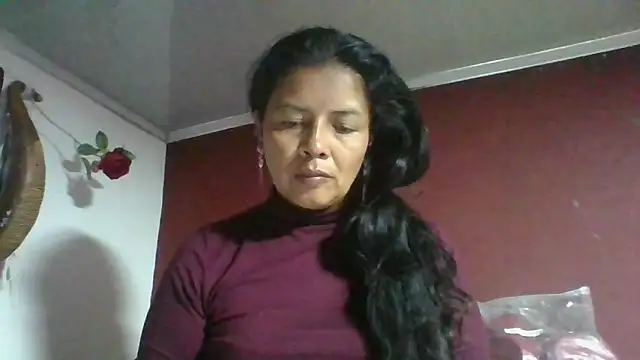 Snapshot of DianaOchoa_ chatting on May 10, 11:43 pm DianaOchoa online show from May 10, 11:43 pm