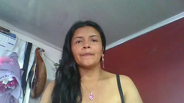 Snapshot of DianaOchoa_ chatting on May 11, 12:00 pm DianaOchoa online show from May 11, 12:00 pm