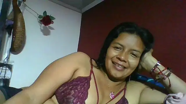 Snapshot of DianaOchoa_ chatting on May 18, 4:07 am DianaOchoa online show from May 18, 4:07 am