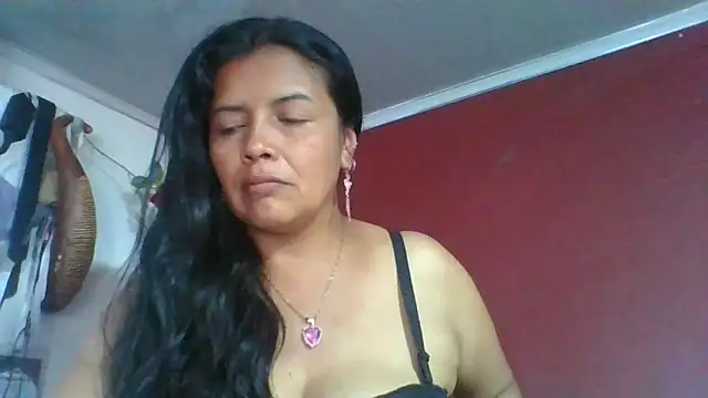 Snapshot of DianaOchoa_ chatting on May 24, 10:48 pm DianaOchoa online show from May 24, 10:48 pm