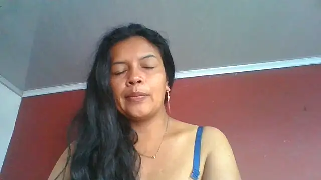 Snapshot of DianaOchoa_ chatting on June 4, 12:00 pm DianaOchoa online show from June 4, 12:00 pm