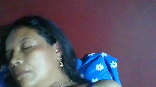 Snapshot of DianaOchoa_ chatting on June 5, 7:47 am DianaOchoa online show from June 5, 7:47 am