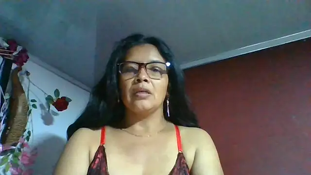Snapshot of DianaOchoa_ chatting on June 13, 3:04 am DianaOchoa online show from June 13, 3:04 am