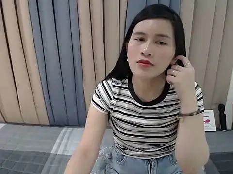 Snapshot of pinay_amaliax chatting on May 11, 10:32 am pinay amaliax online show from May 11, 10:32 am