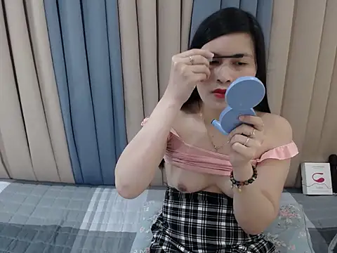Snapshot of pinay_amaliax chatting on May 13, 10:56 am pinay amaliax online show from May 13, 10:56 am