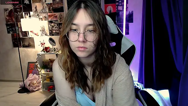 ameliameadd online show from September 18, 7:32 am