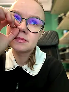  CherryBloom  online show from October 14, 7:20 am