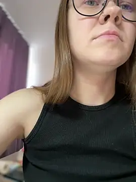 Snapshot of _CherryBloom_ chatting on March 7, 1:08 pm CherryBloom online show from March 7, 1:08 pm