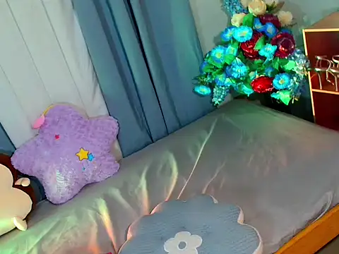 Snapshot of baby_kiraxx chatting on June 1, 11:34 am baby kiraxx online show from June 1, 11:34 am