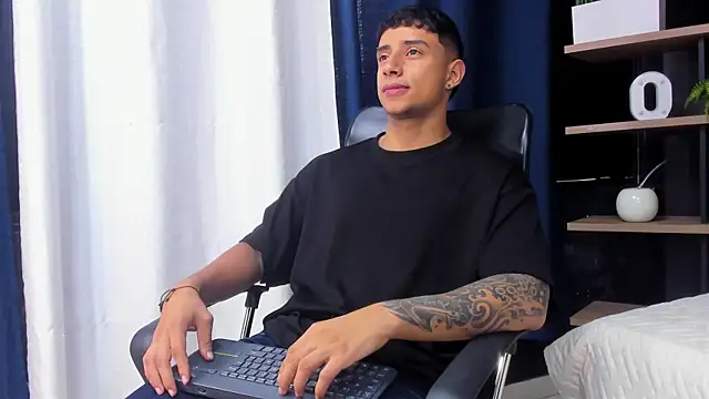 jaze bradley online show from November 28, 11:35 am