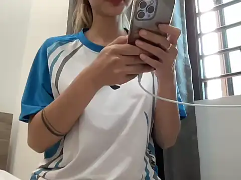 Snapshot of Min_sara69 chatting on October 14, 8:04 am Min sara69 online show from October 14, 8:04 am