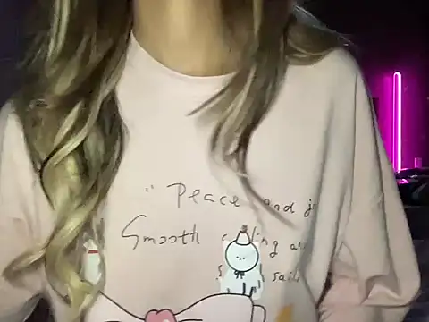 Snapshot of Min_sara69 chatting on October 23, 8:46 am Min sara69 online show from October 23, 8:46 am