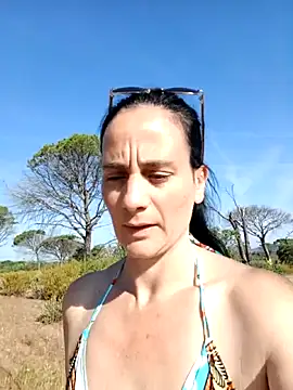 Snapshot of caro252 chatting on May 30, 6:54 am caro252 online show from May 30, 6:54 am