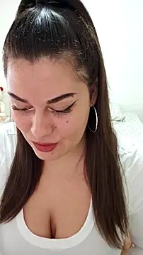 Snapshot of Larissa4U chatting on November 17, 3:07 pm Larissa4U online show from November 17, 3:07 pm