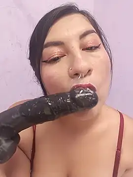 Snapshot of lunna_07 chatting on July 15, 5:07 pm lunna 07 online show from July 15, 5:07 pm
