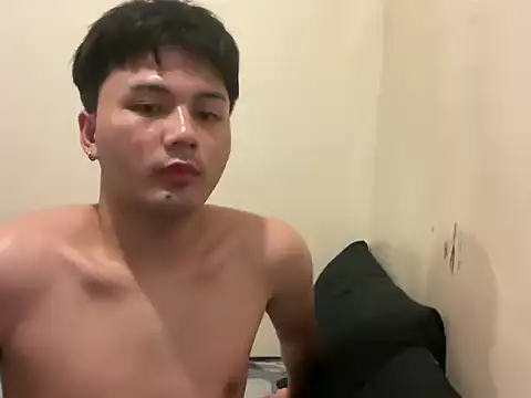 urasiantwink69 online show from March 17, 5:05 pm