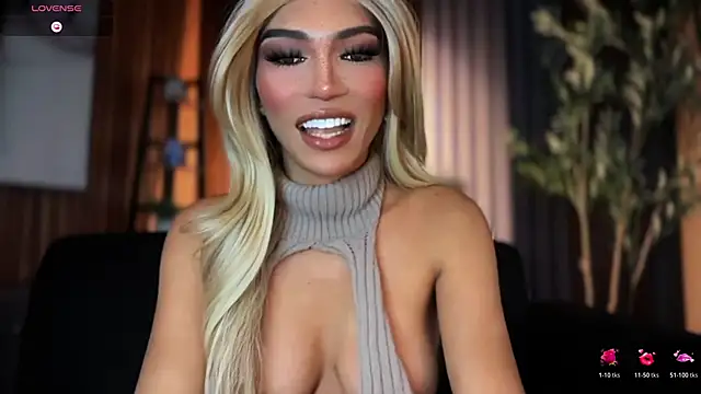 Snapshot of Huntress_xxx chatting on June 18, 12:22 am Huntress xxx online show from June 18, 12:22 am