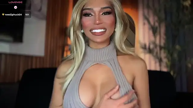 Snapshot of Huntress_xxx chatting on June 20, 12:14 am Huntress xxx online show from June 20, 12:14 am