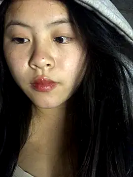 Snapshot of Tiiahpu chatting on November 30, 9:30 pm Tiiahpu online show from November 30, 9:30 pm